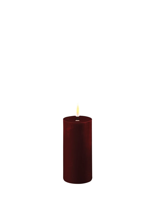 Mørk burgunder LED-blokklys i stearin - Ø 5 cm